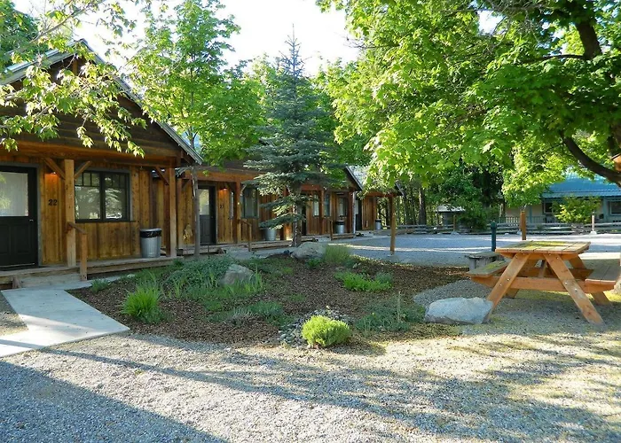 Luxury hotel only: River'S Edge Resort